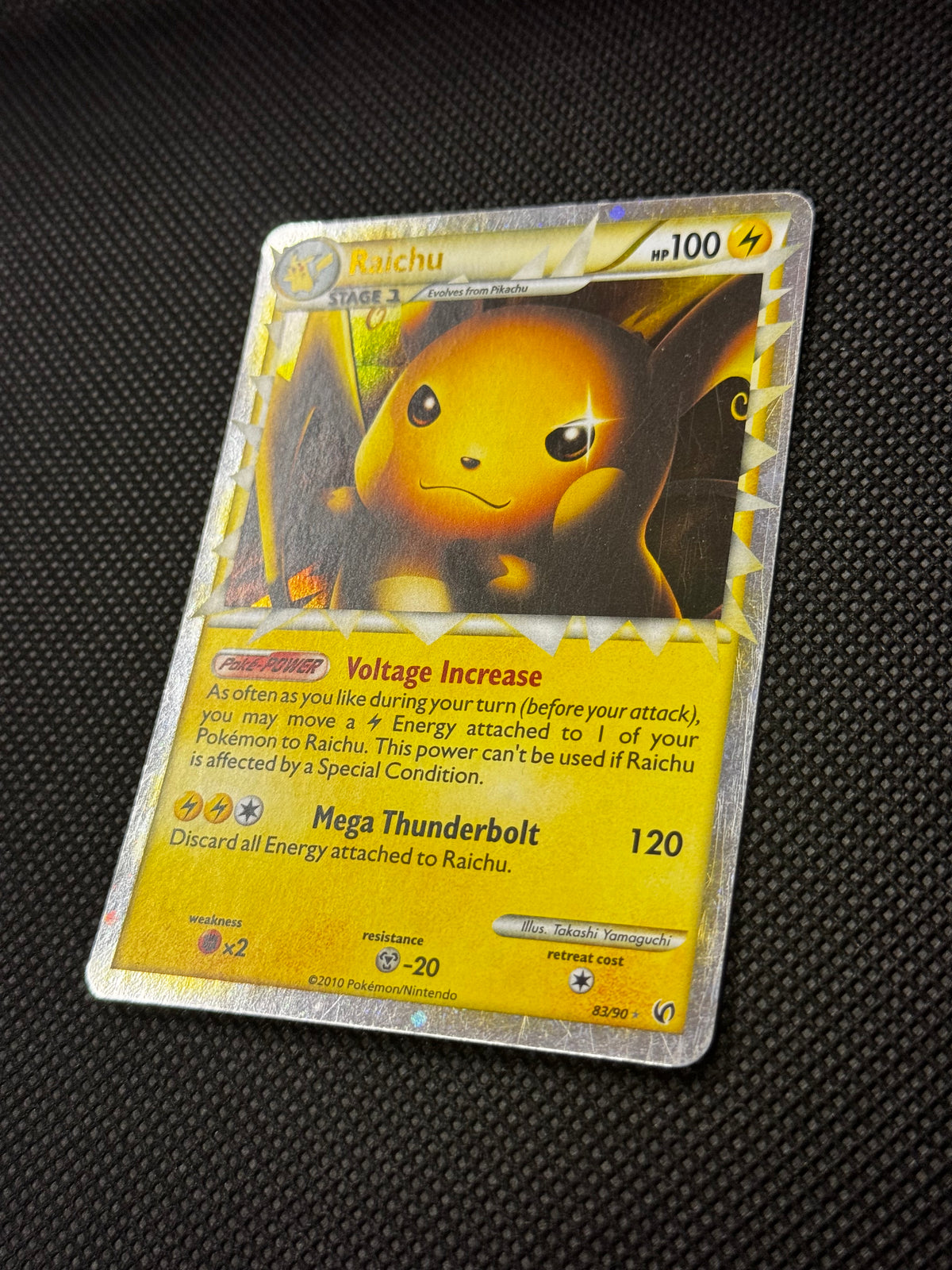 Raichu 83/90 - Undaunted /