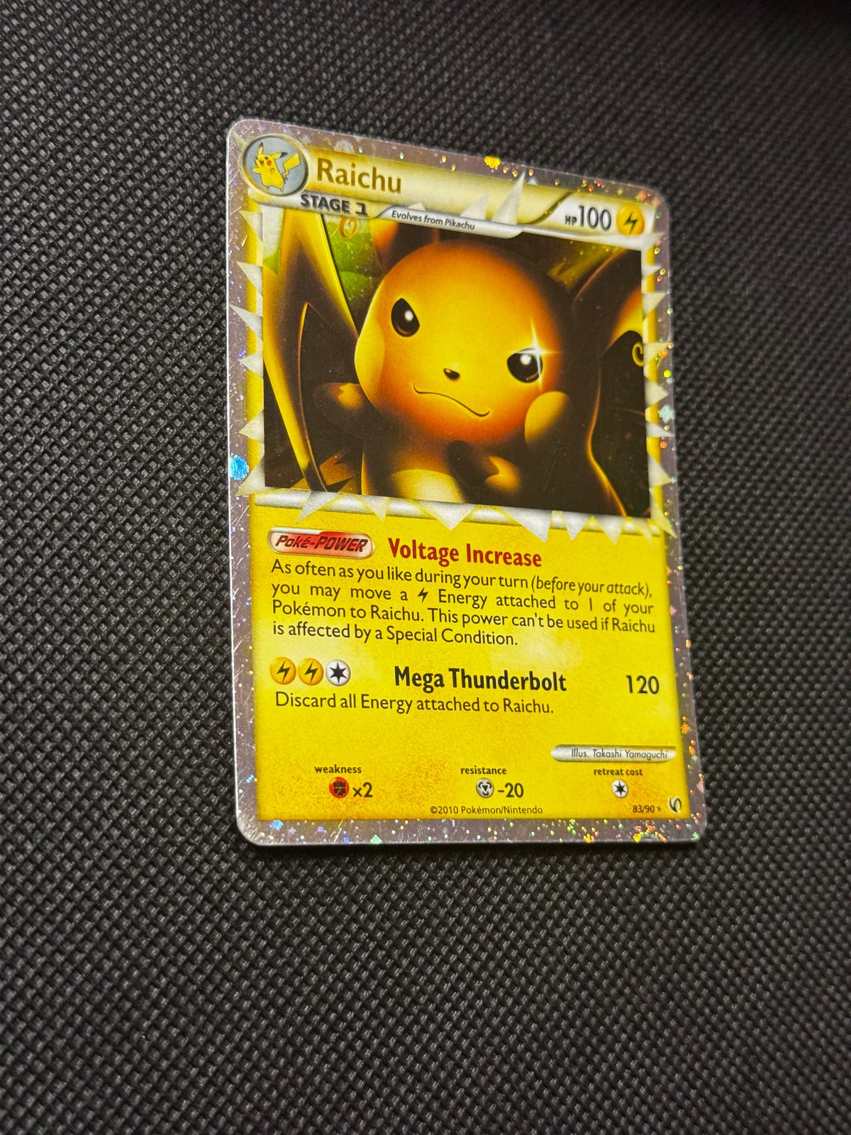 Raichu 83/90 - Undaunted /