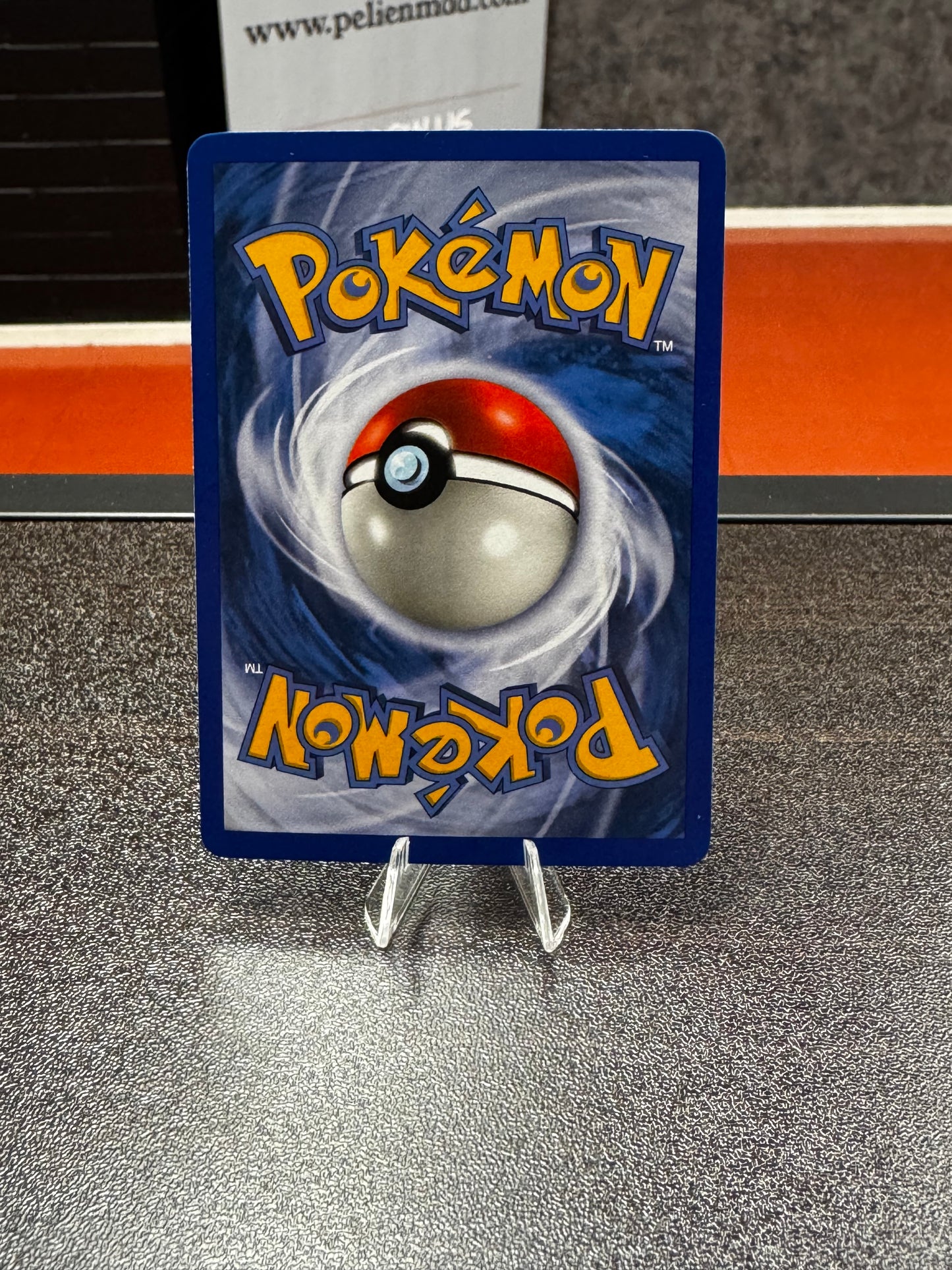 Venonat 112/144 - Skyridge / Reverse Holo